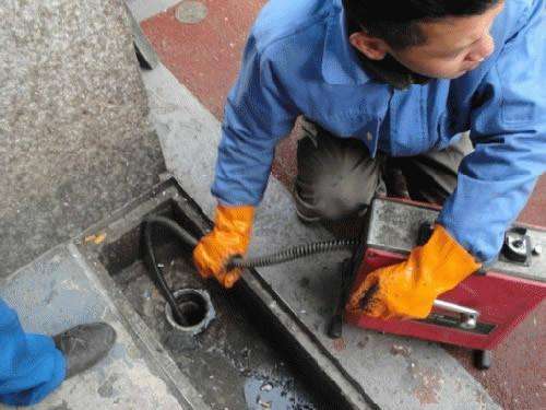 中方疏通下水道