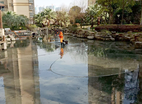 中方景观池淤泥清理